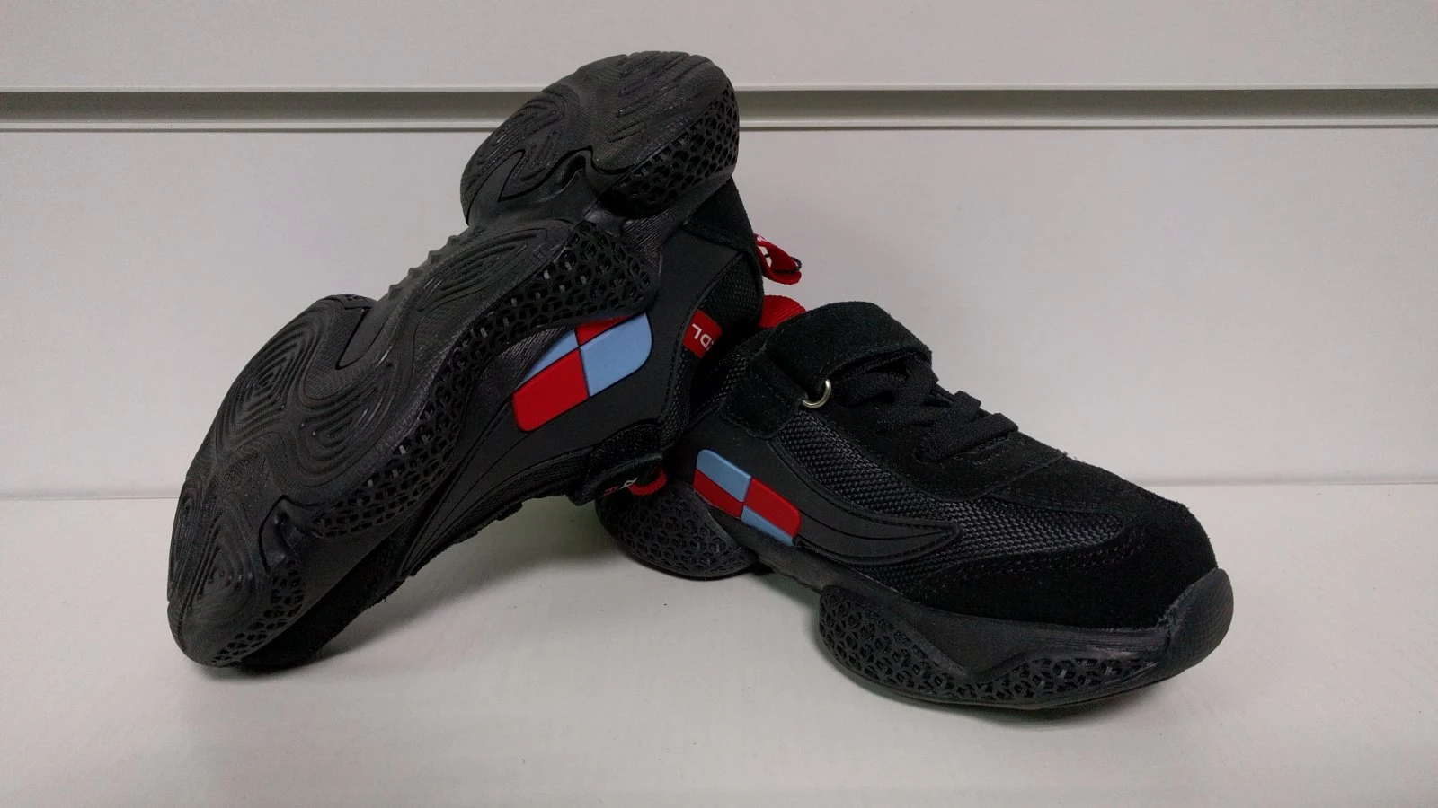 Кросівки 19970 чорні ТМ ZOLONG