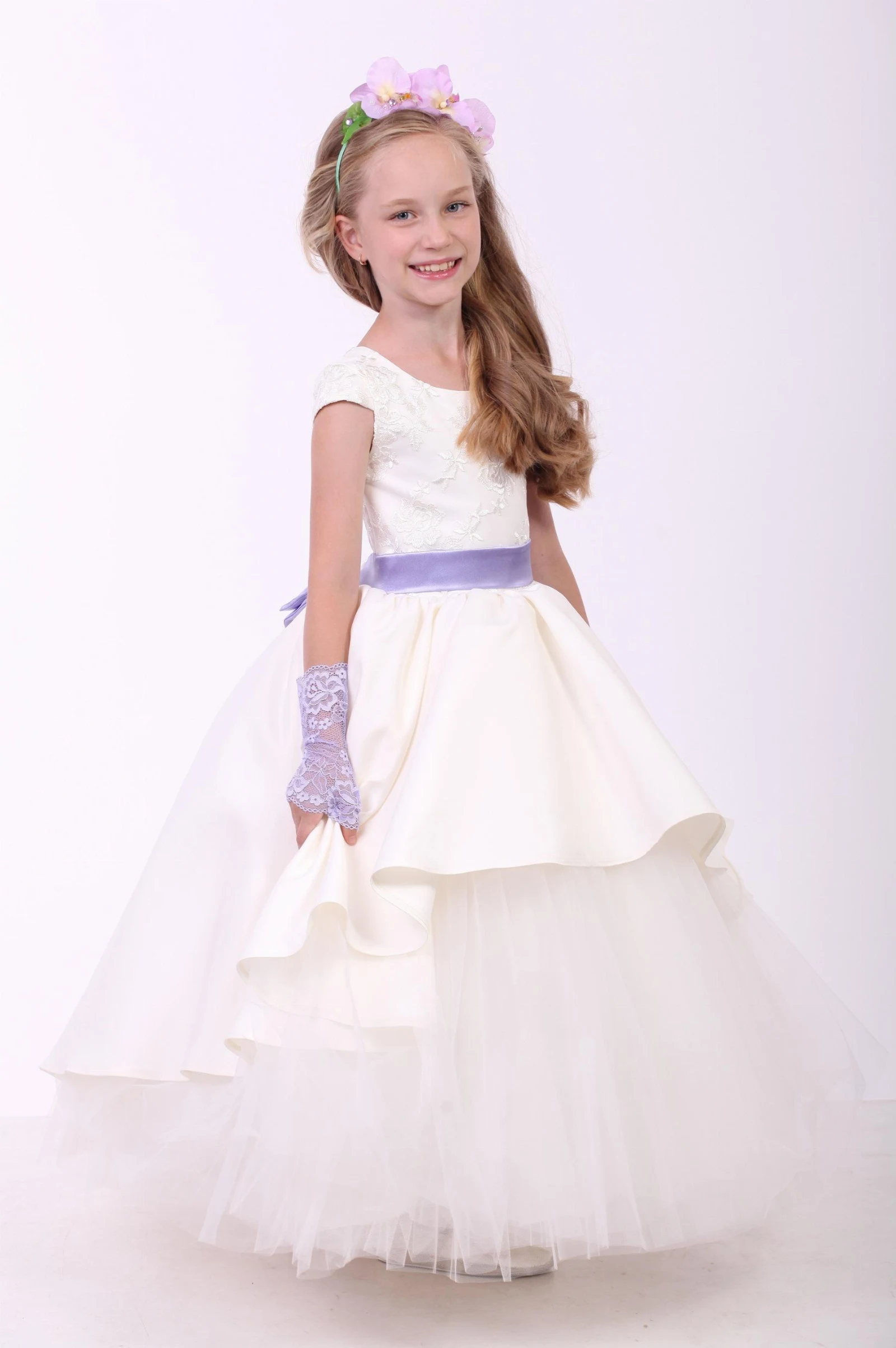 Elegant dress for the girl Pionia Fatin Ivory