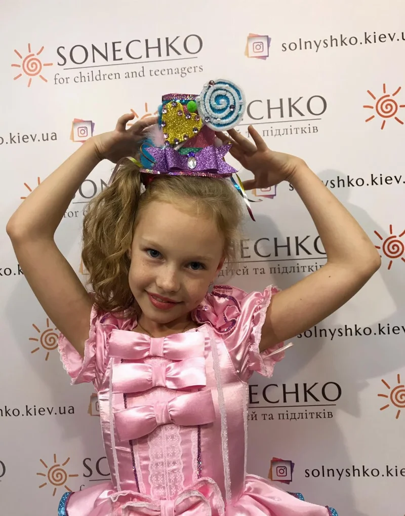 Капелюшок для дівчинки Королева Тістечко, Цукерка