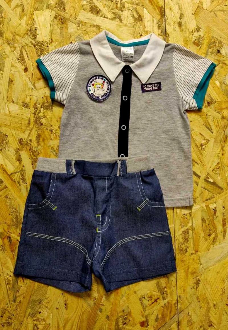 Set (t-shirt and shorts) for the boy 42083 Garden Baby