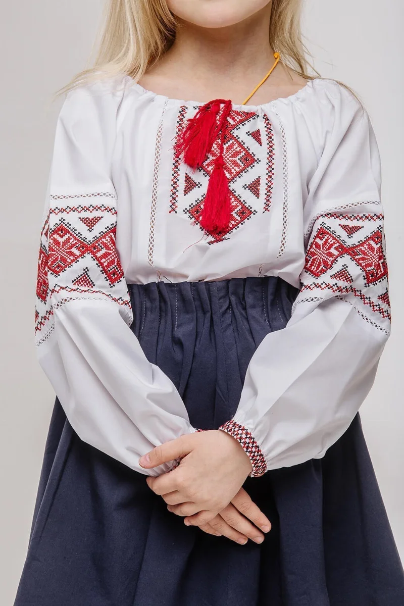 Вишиванка Дівчинка квітка