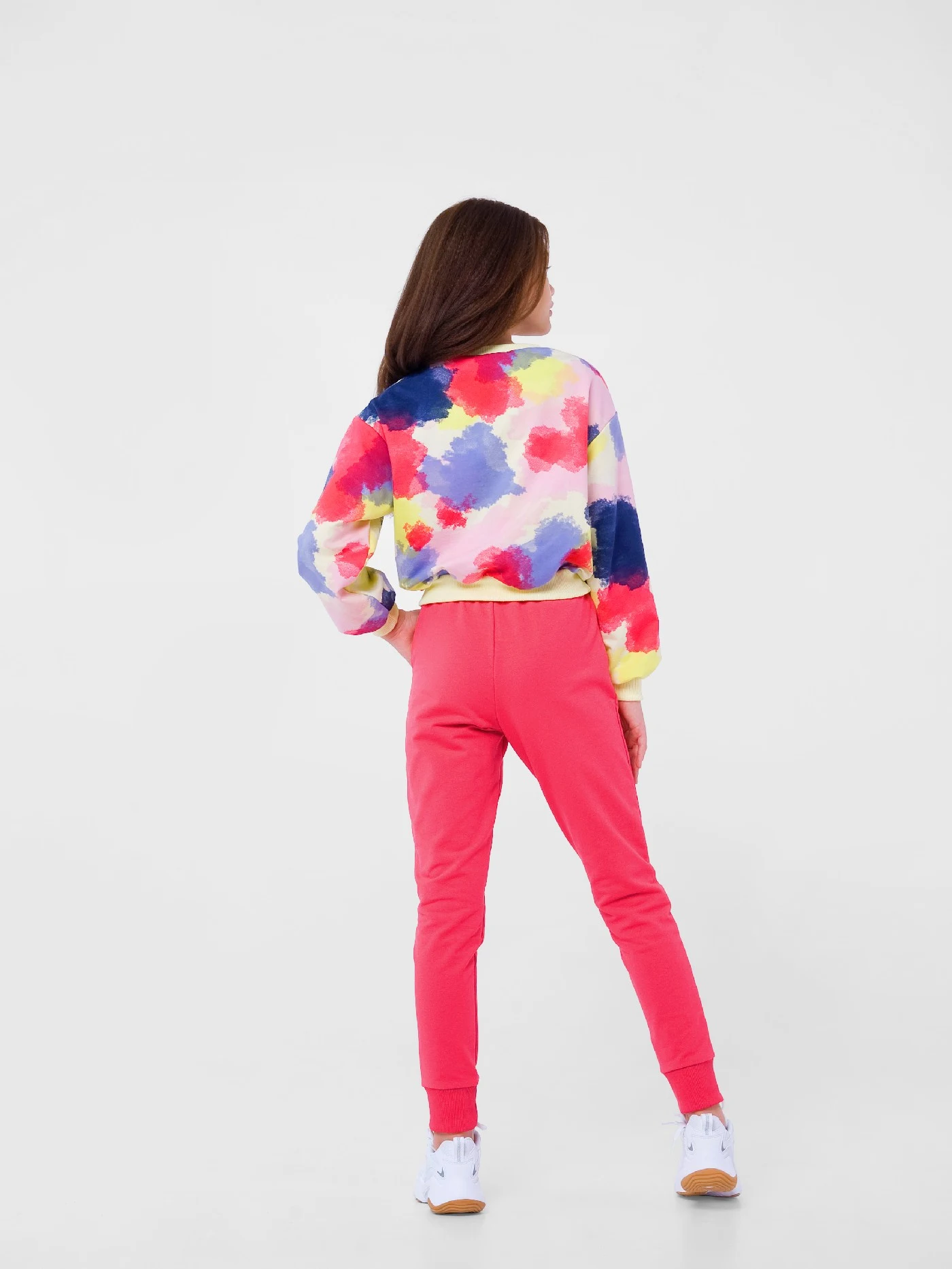 Sweatshirt 116509 Blooming garden drawing