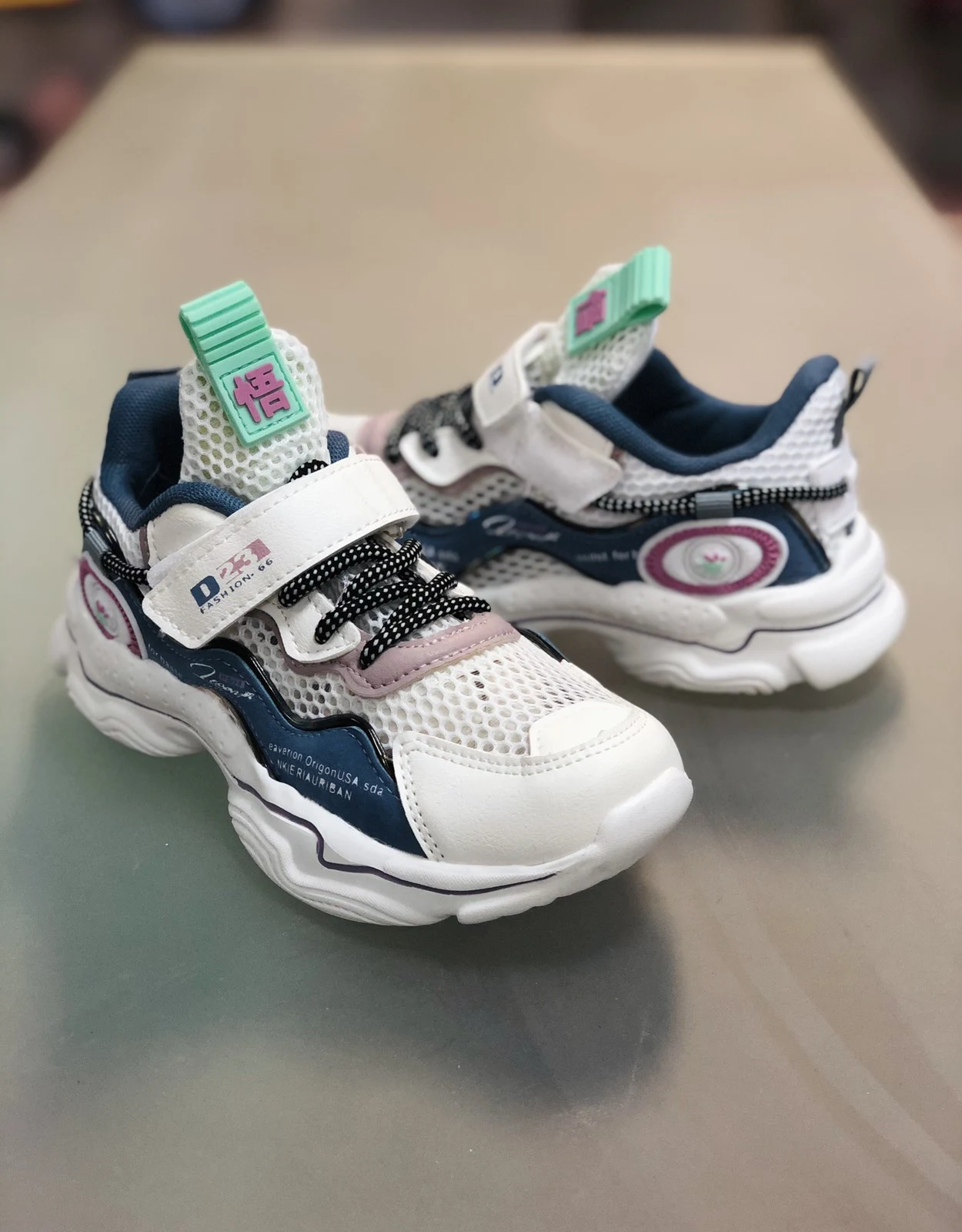 Sneakers \"Mesh\" B54-3B white-mint