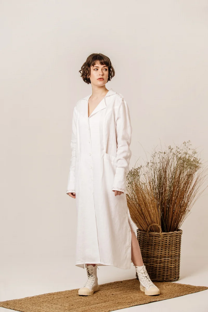 Embroidered dress Olivia white V