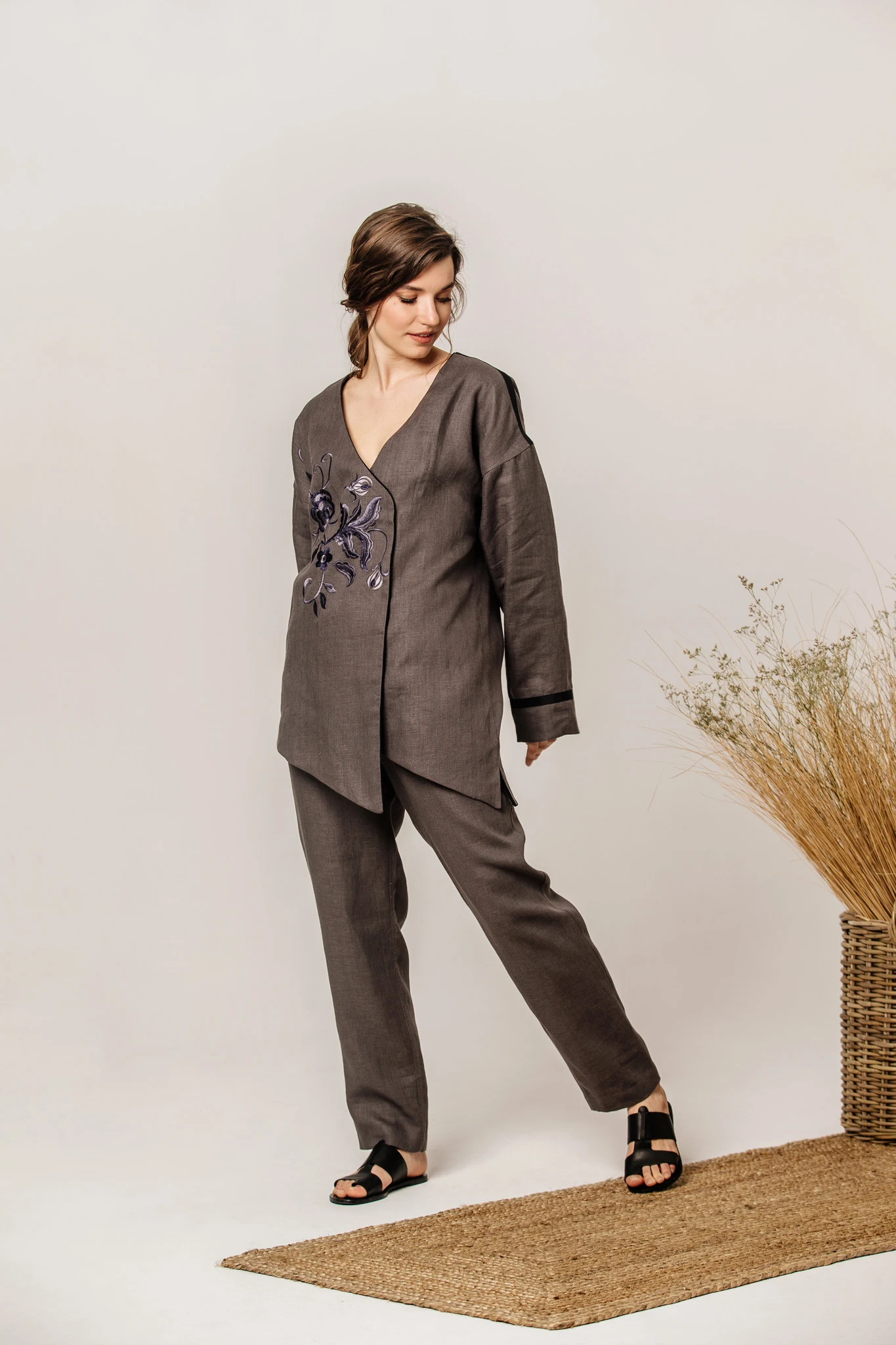 Embroidery suit HB gray V