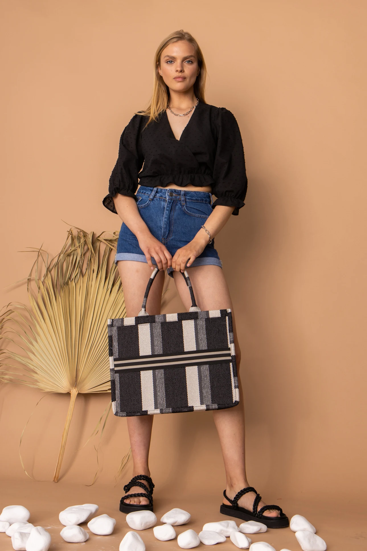 Топ Дунів 7414 чорний