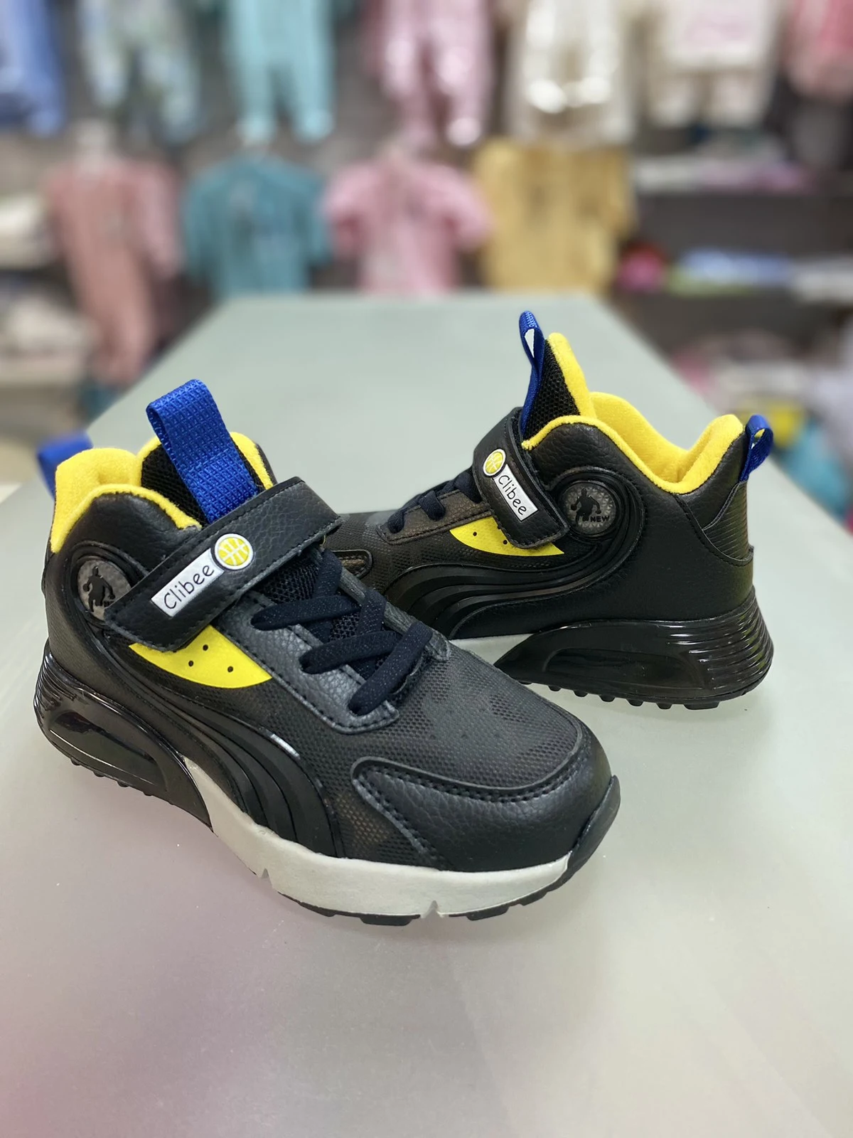 Кросівки black-yellow E167