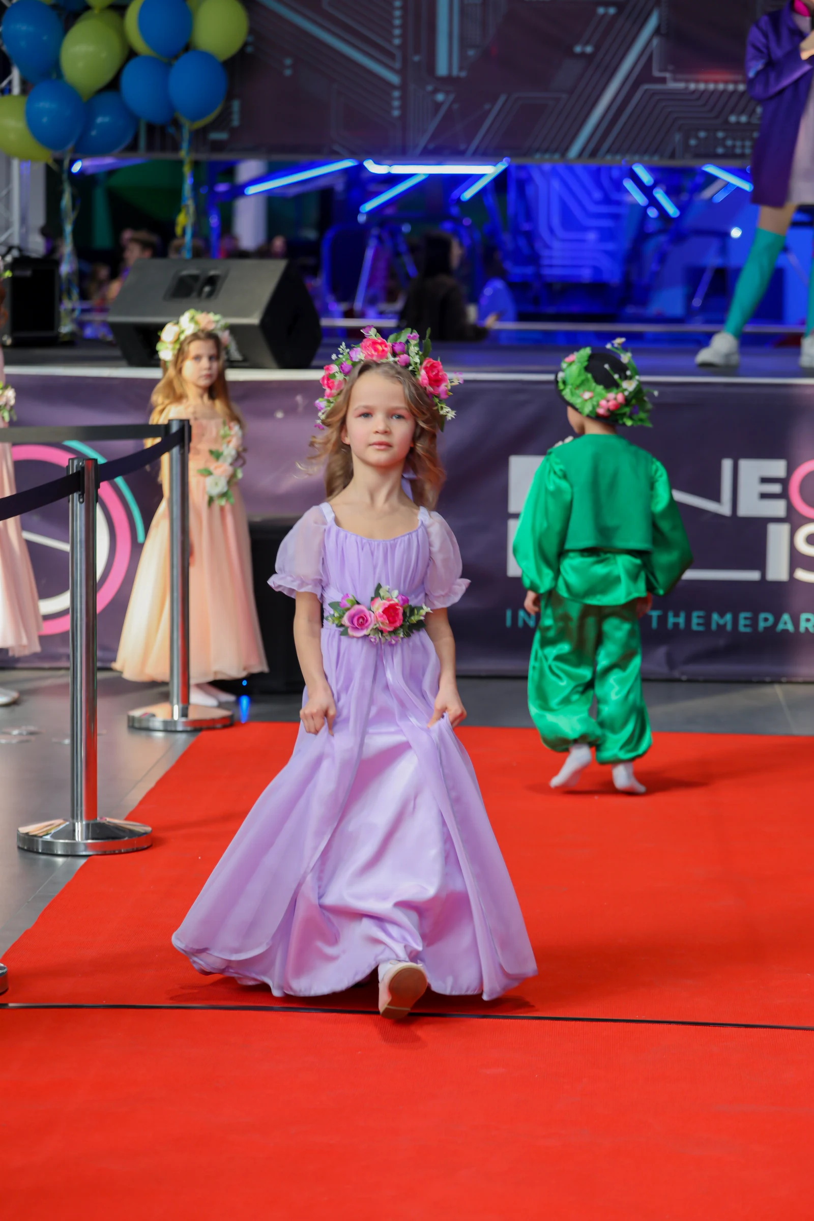 Карнавальний костюм Весна бузкова від Sonechko з вінком ручної роботи