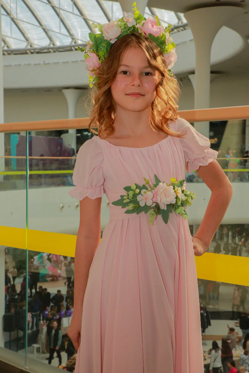 Carnival costume Spring pink powder from Sonechko with handmade wreath