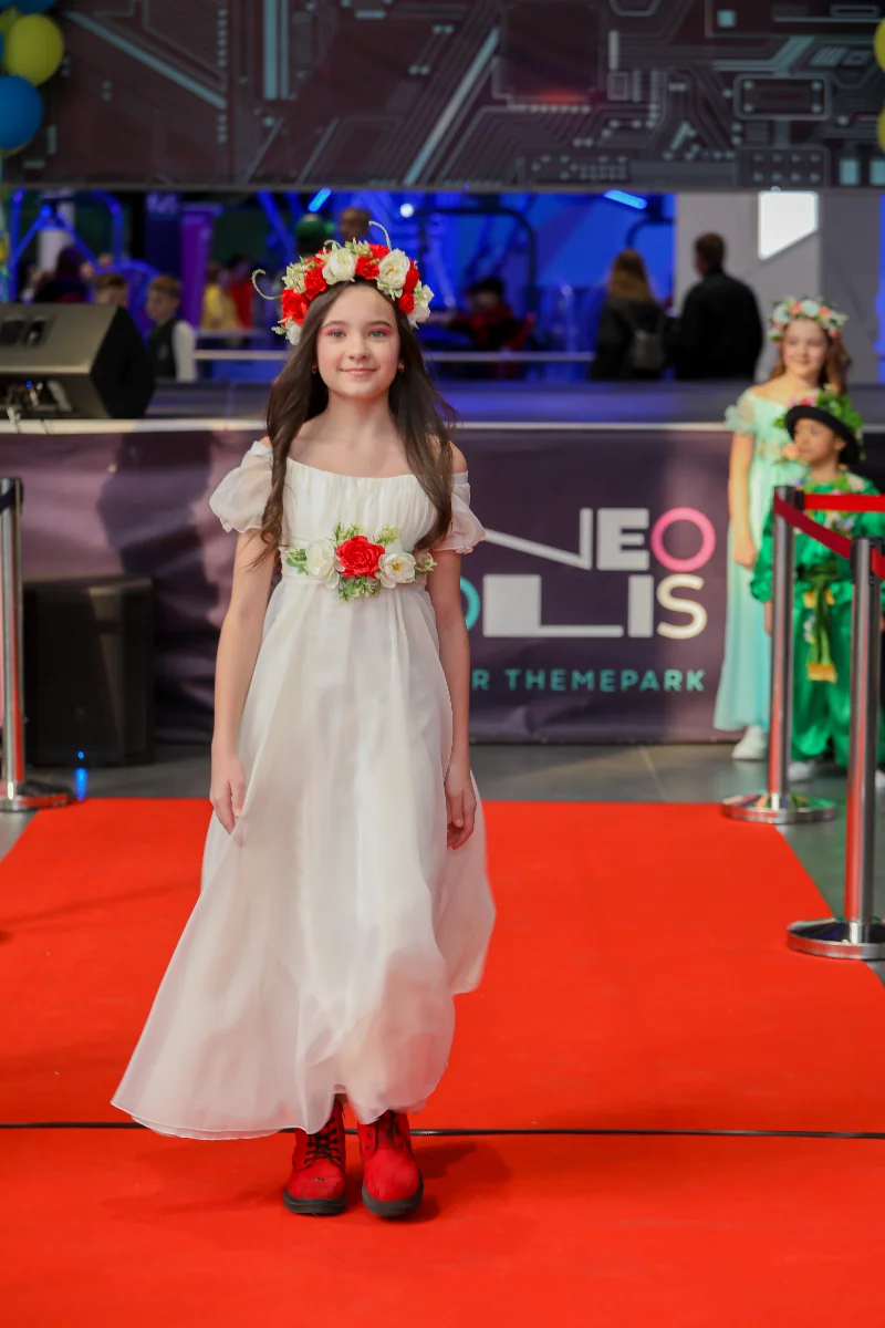 Carnival costume Spring white from Sonechko with handmade wreath