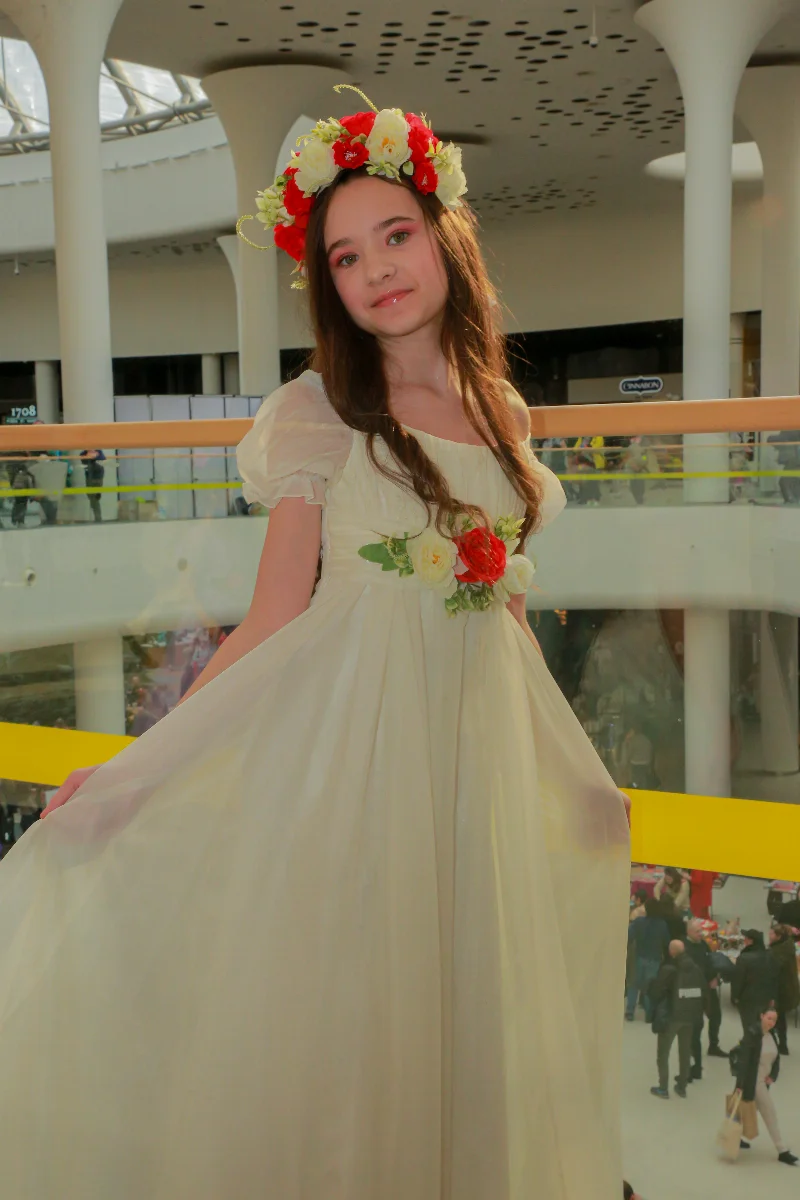 Carnival costume Spring white from Sonechko with handmade wreath