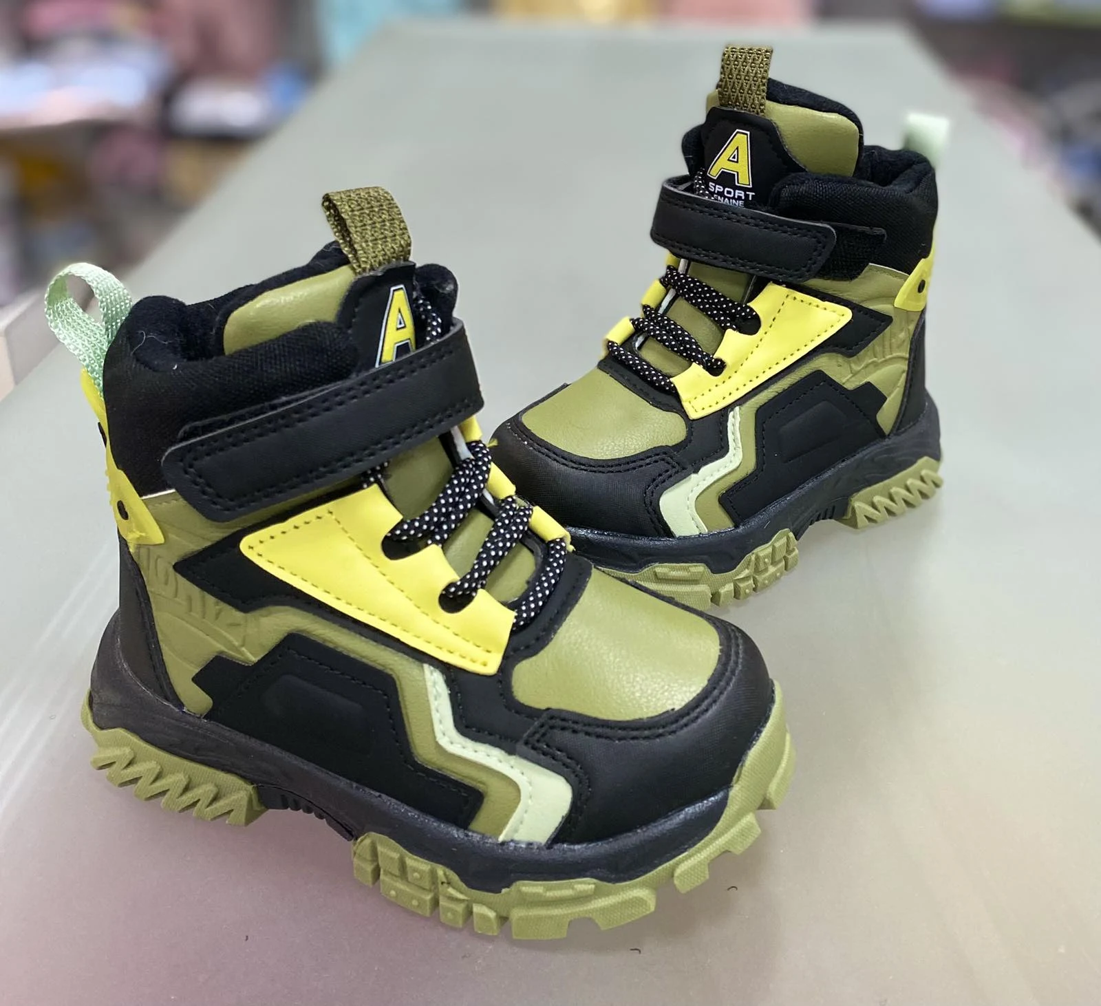 Черевики зимові чорно-зелені 6653-3