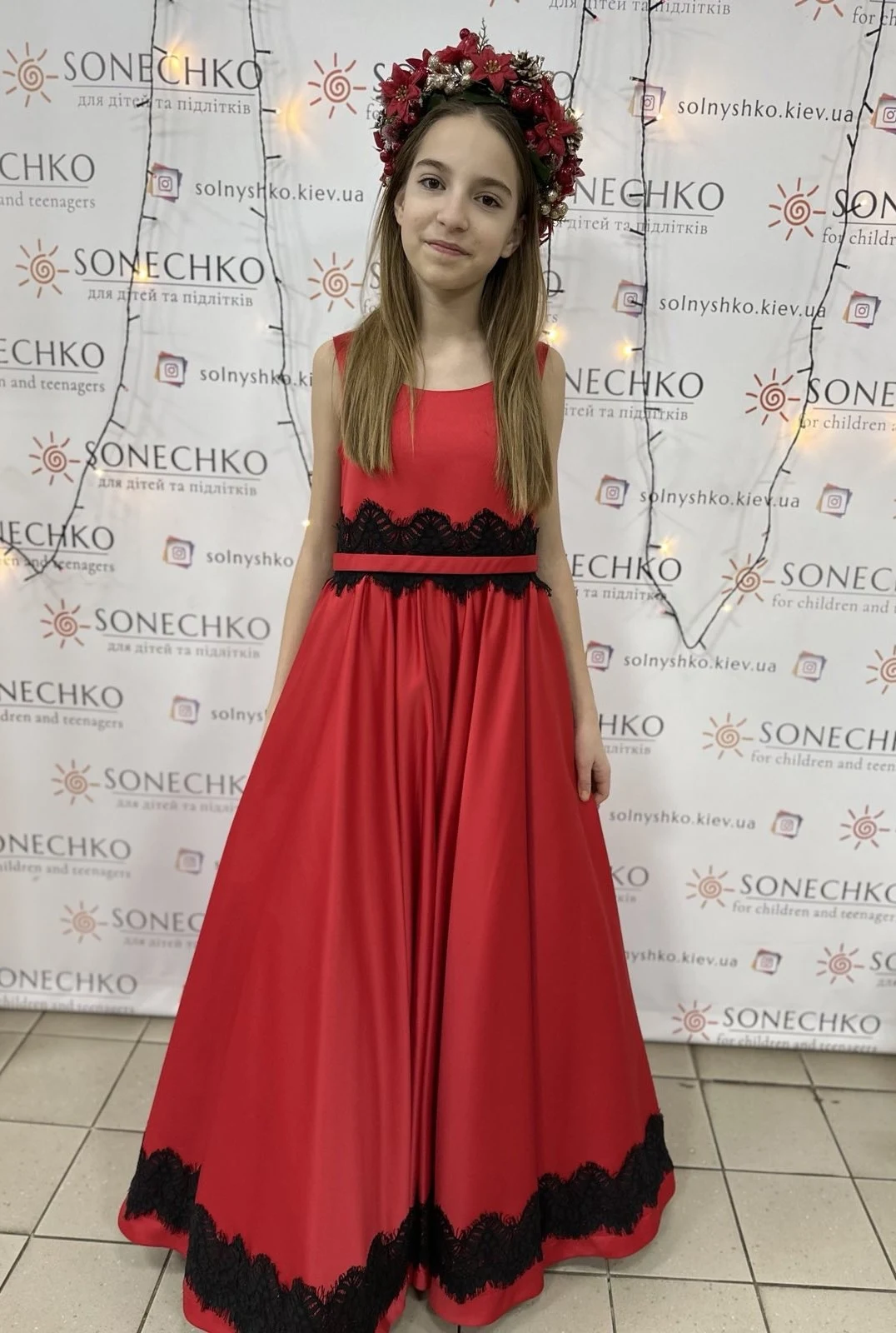 Різдвяний вінок червоний