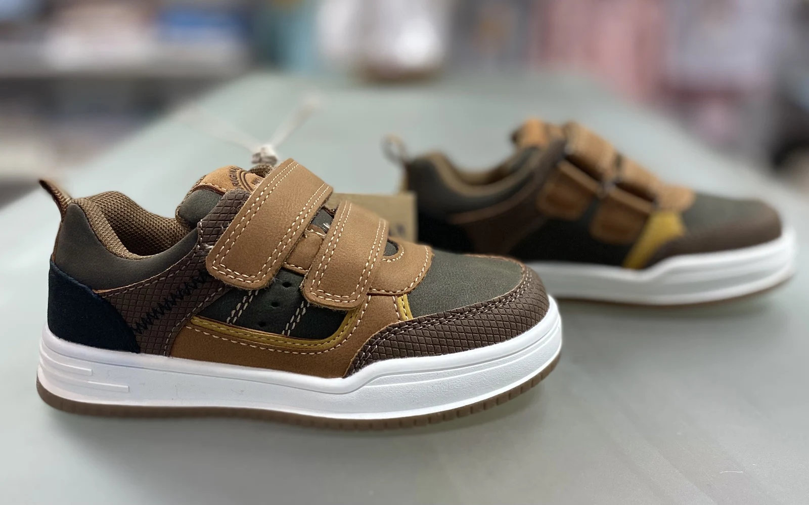 Кросівки коричневі  XD152