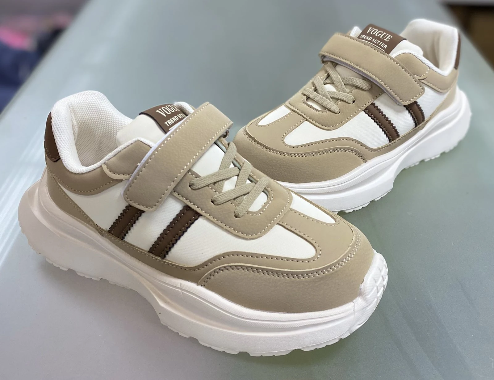 Sneakers 11518