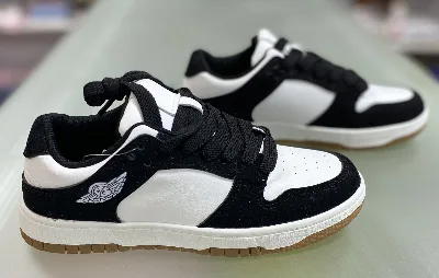 Sneakers 10-26