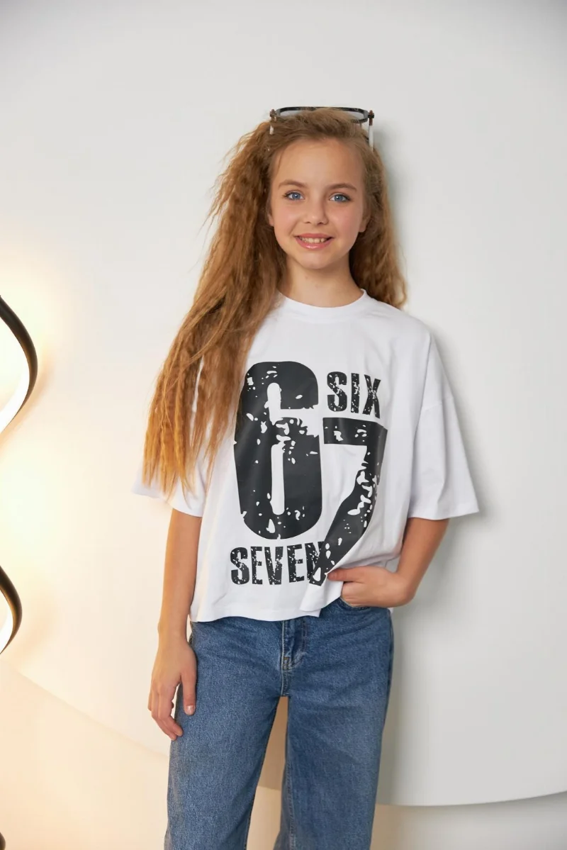 White T-shirt 6/7