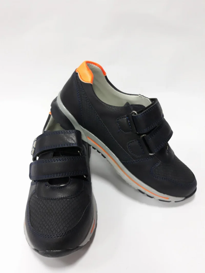 Shoes sneakers NP189