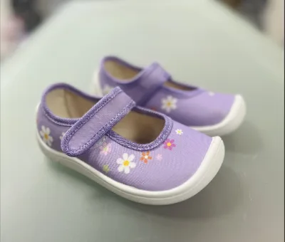 Lilac Daisy 702-009 WeeStep Barefoot Slippers for Girls